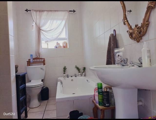 3 BEDROOM HOUSE FOR SALE IN FRAAIUITSIG